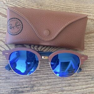 Ray-Ban Wood Iridium Round 
RB4246-M